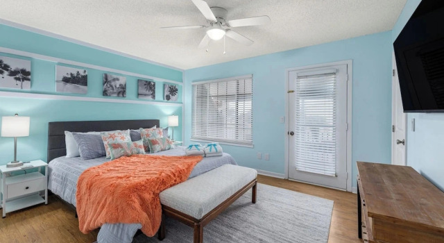 Номер Standard Short Walk to The Beach! Community Pool! Sleeps 8