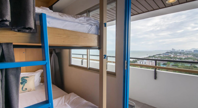 Bed in 6-bed Mixed by Thalay Cha Am, A Co-living With Million Dollar View, Забронировать Отель Отели Пхетчабури 3 звезды, 3*