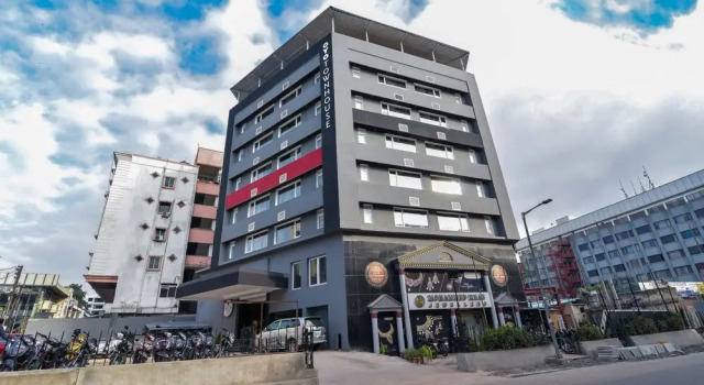 OYO Townhouse 074 Nampally, Rezerwuj Hotel Abids 