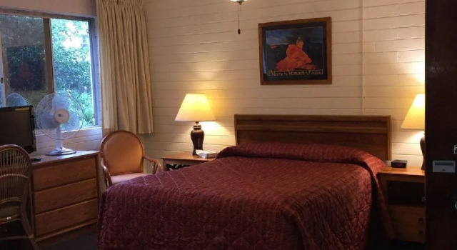 Dolphin Bay Hotel, Забронировать Отель Хило Hawaii Volcano National Park