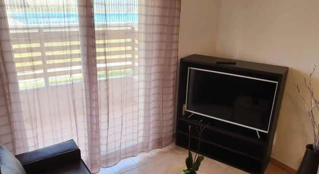 Coquet appt dans résidence avec piscine, Rezerwuj Hotel Hotele w Carcassonne ze śniadaniem, Śniadanie