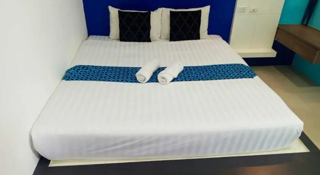 Номер Economy с балконом Hotel The Journey Patong New