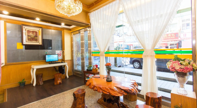 Day Chen Hotel