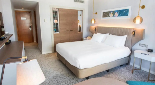 Двухместный номер с видом на бассейн Hilton Diagonal Mar Barcelona