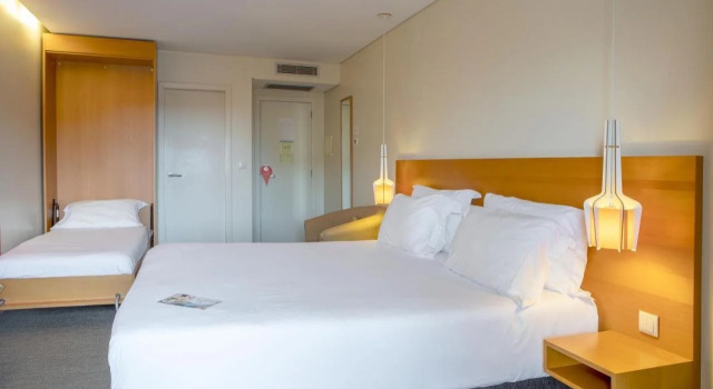 Hotel Imperio, Rezervovat Hotel Hotely v Oeste s parkováním, Parkování