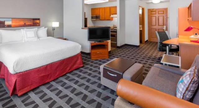 Четырёхместный люкс TownePlace Suites by Marriott -Minneapolis West/StLouis Park