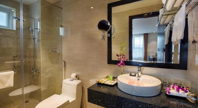 Семейный номер Standard с балконом Sofia Suite Hotel & Spa Da Nang