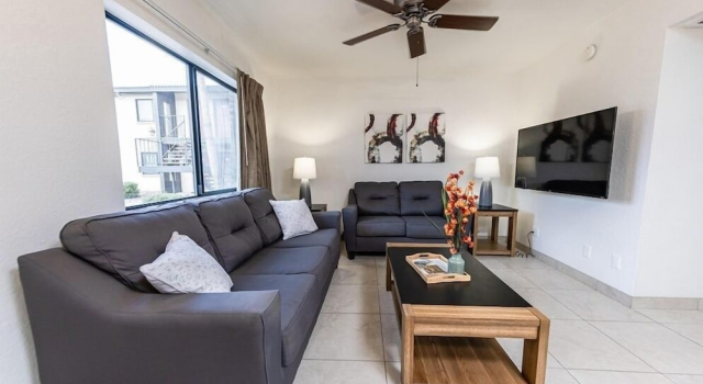 Апартаменты c 1 комнатой с балконом 206 Fully Furnished 1BR Suite-Prime Location! by RedAwning
