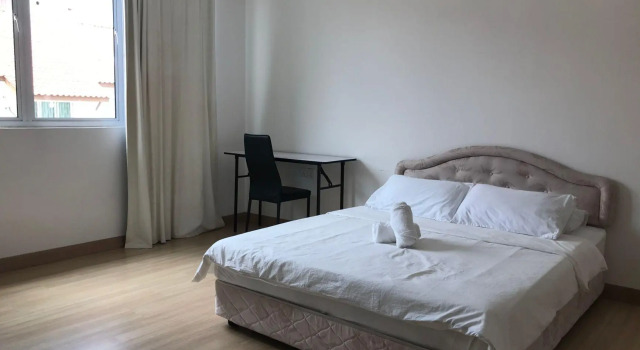 Кровать в общем номере (мужской номер) Island Hostel Bayan Lepas Airport