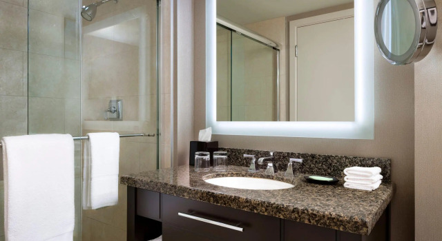 Четырёхместный номер Standard с видом на город Le Westin Montreal