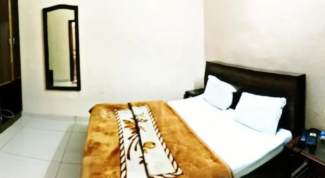 Hotel Aroma Inn, Varaa Hotelli Sirsa Haryana