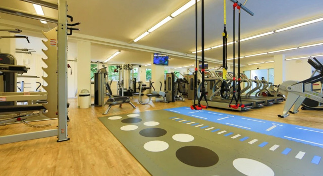 Sport Villa Hofmann - Fitness & Tenis, Забронировать Вилла Коттеджи Карловых Варов, рядом с Castle Baths (Zamecke Lazne), Коттедж