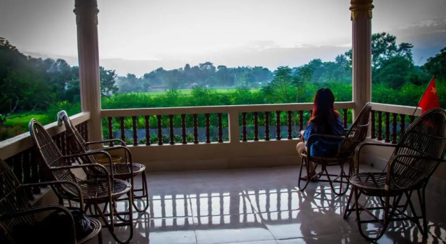 Двухместный номер Deluxe с балконом Chitwan Forest Resort with swimming pool , Chitwan National Park