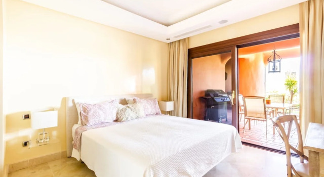 Апартаменты Frontline beach 3 bedroom apartment