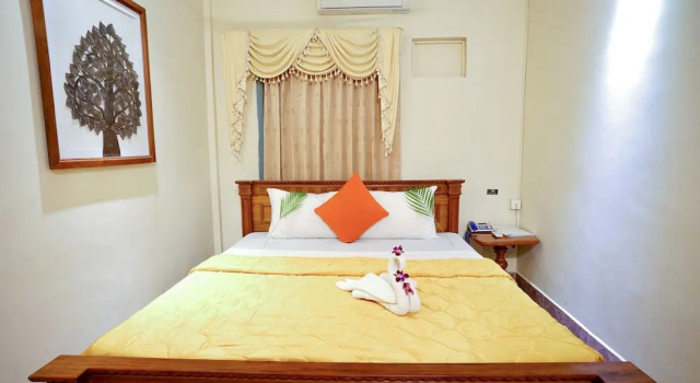 Номер Superior с балконом Royal Hotel