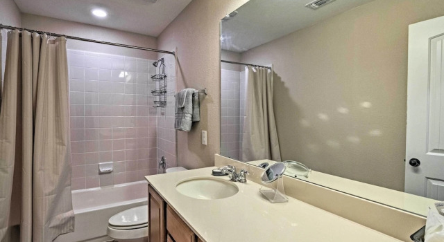 Коттедж с 3 комнатами Texas Home w/ Patio & Grill ~ 16 Mi to Austin