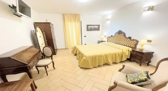 24 Guests - Heartbreaking Lake View and Pool, Забронировать Отель Отели Озера Больсена с бассейном, Бассейн