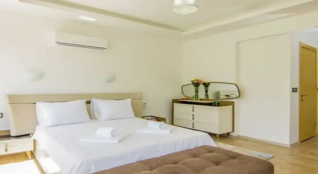 Вилла с 4 комнатами с балконом Luxury Villa 1 with Private Pool