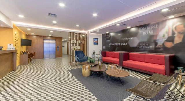 Отель Novus Plaza Hodelpa