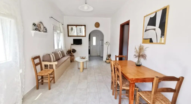 Коттедж Theros House
