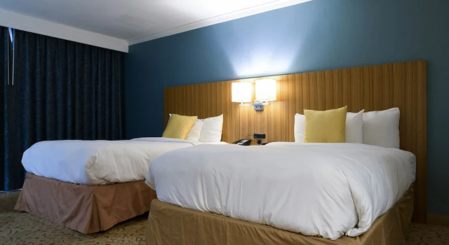 Четырёхместный номер Standard Delta Hotels by Marriott Ontario Airport