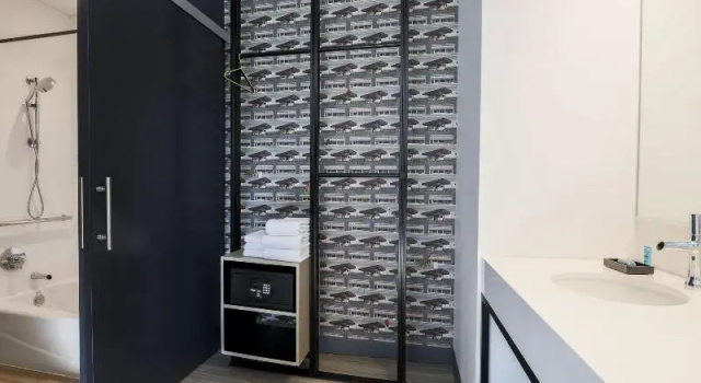 Четырёхместный номер Standard Aloft by Marriott Omaha Aksarben Village