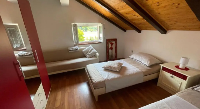 Коттедж с 4 комнатами с балконом и с красивым видом из окна Holiday Home Nina