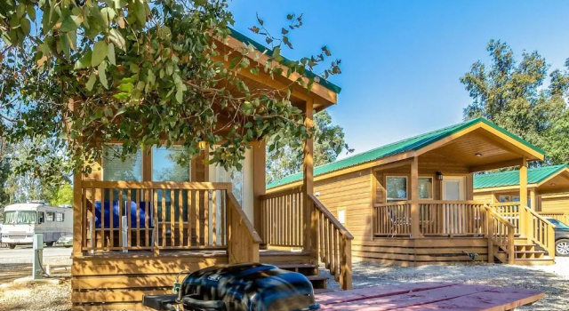 Коттедж c 1 комнатой Wilderness Lakes RV Resort