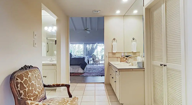 New Listing! West Austin Haven W/ Patio & Views 4 Bedroom Home, Rezerwuj Dom wakacyjny West Lake Hills Teksas