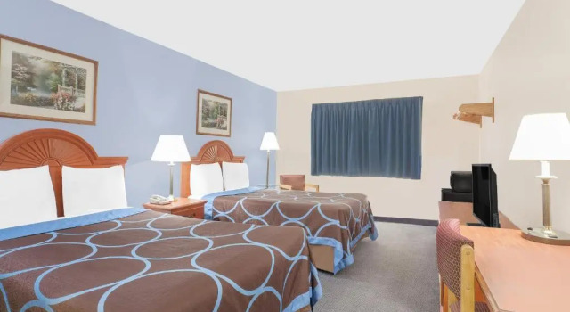 Четырёхместный номер Standard Super 8 by Wyndham Middletown