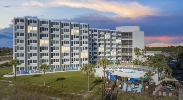 Студия Beach Front Ocean Front Condo Top of the Gulf 516