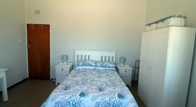 Naude House in Struisbaai, Забронировать Отель Отели Стрёйсбай с парковкой, Парковка