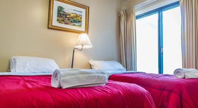 Large 2 Bed w/ Room For 8, Забронировать Отель Сан-Бруно San Mateo County