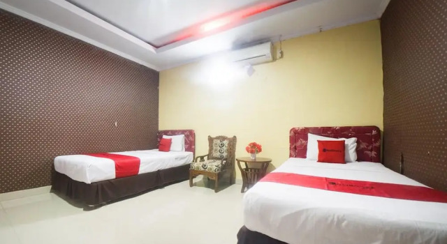 RedDoorz Syariah near RSUD Ainun Habibie Gorontalo, Prenota Hotel Hotel a Sulawesi con parcheggio, Parcheggio