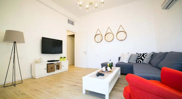Luxury 2BR Apt on the Beach