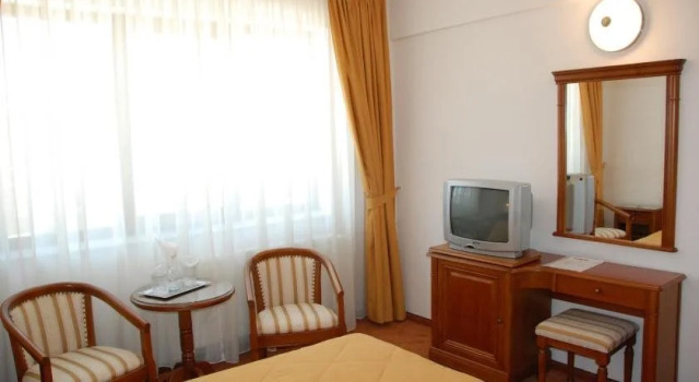 Deva, Rezervovat Hotel Hotely v Hunedoara s parkováním, Parkování
