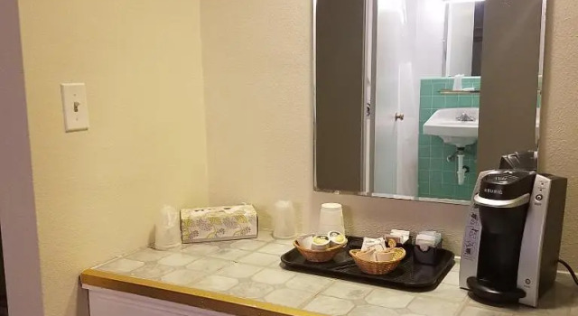 Четырёхместный номер Standard Greenwell Motel