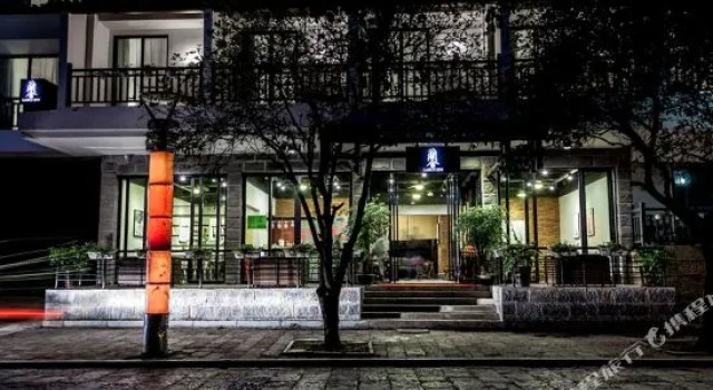 Lancy Inn, Rezerwuj Hotel Hotele w Yangshuo z parkingiem, Parking