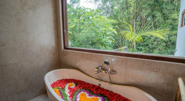 Krish Villa C - 1BR Private Pool & Lush Jungle View Ubud, Rezervovat Vila Chaty v Bali, Chalupa