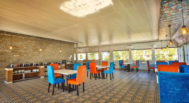 MJ Clarks Inn Express, Rezervovat Hotel Rišikéš Uttarakhand