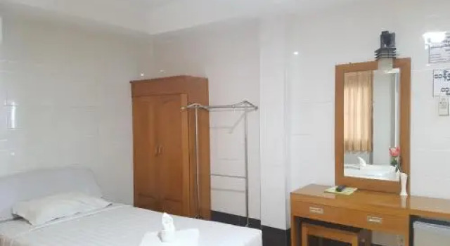 Shwe Pachi Motel, Prenota Motel Pathein Ayeyarwaddy Region
