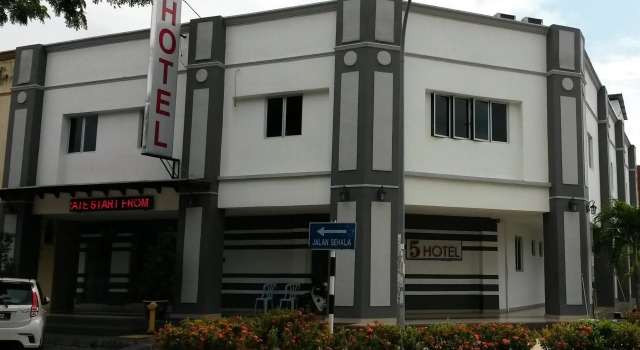 Five Hotel
