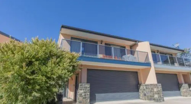 Acacia 5/2 Kirwan Close