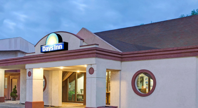 Days Inn Washington, Rezerwuj Hotel Hotele w Washington z basenem, Basen