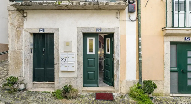 Cozy Alfama Haven: Perfect For Exploring Lisbon