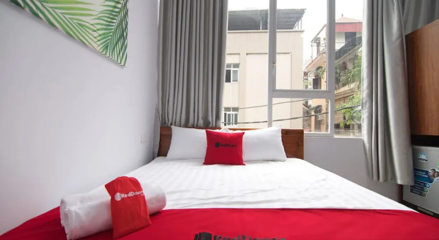 Номер Standard RedDoorz near Truc Bach Lake
