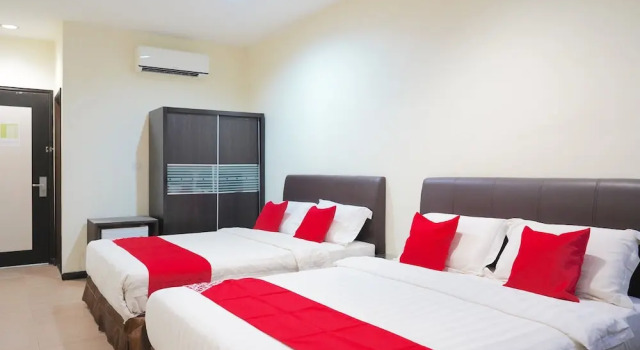 Семейный люкс Hotel O Utama Inn