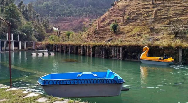 Lakemist Resort, Rezervovat Lázně / Resort Mussoorie Uttarakhand