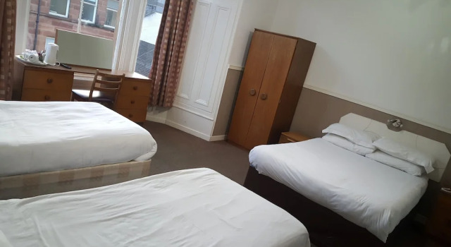 Четырёхместный номер Standard McLays Guest House