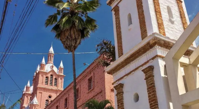 Hotel Guadalajara, Забронировать Отель Отели в центре Буга, в центре, Парковка, Завтраки
